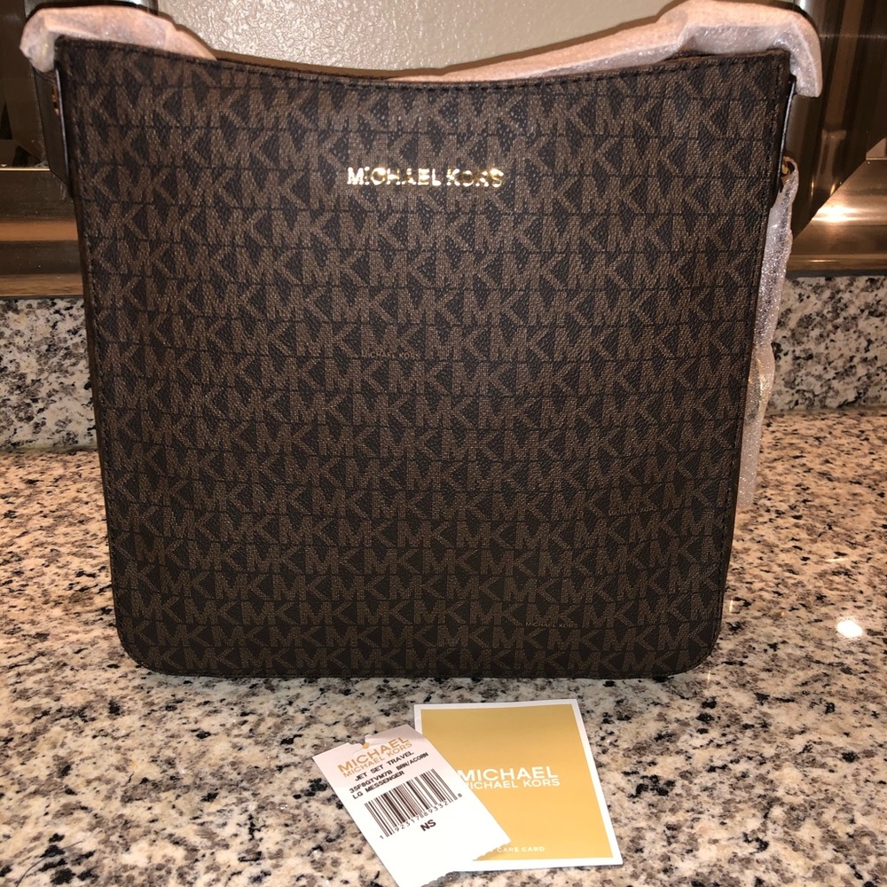 Michael Kors “Jet Set Traveler” Crossbody